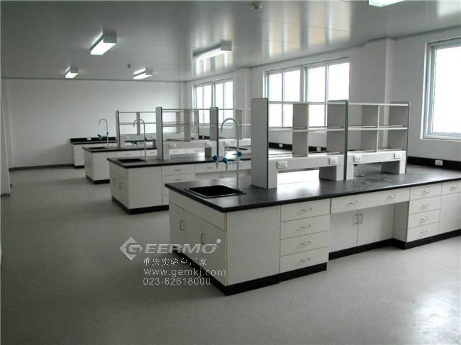 中央實驗臺配件牢固穩定性介紹